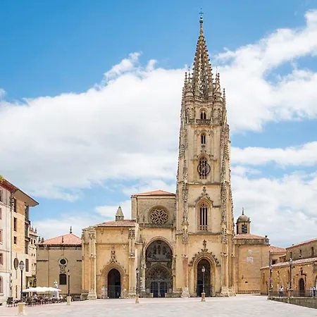 Daire Vistas Monte Naranco Con Parking 5euros Al Dia Oviedo